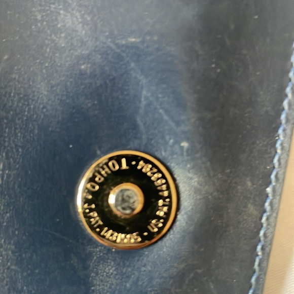 Gucci 1940 vintage color blue , you can see the the movie...